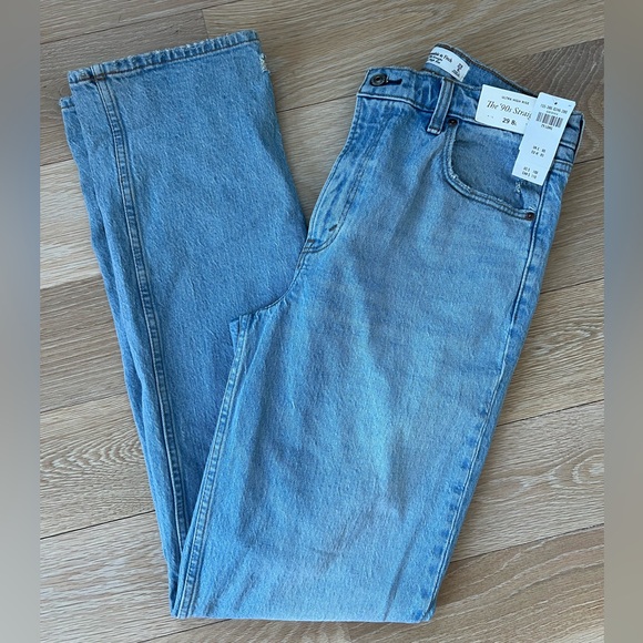 Abercrombie & Fitch Denim - NWT Abercrombie Ultra High Rise 90s Straight
